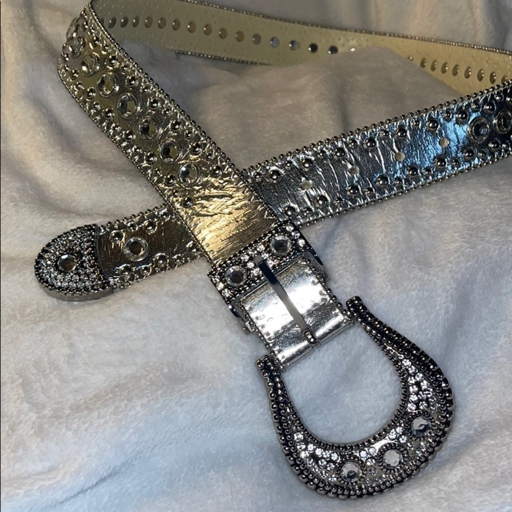 Rhinestone Encrusted Silver Belt 44” - Picture 5 of 5